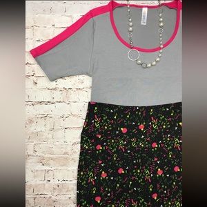 👑LuLaRoe Cassie Skirt. Black/Floral print M NWT